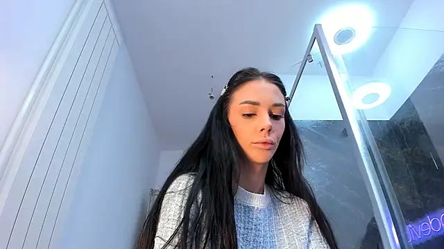 Snapshot of realhotfallingdevil chatting on October 13, 8:49 am realhotfallingdevil online show from October 13, 8:49 am