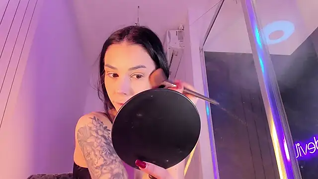 realhotfallingdevil online show from February 19, 6:10 am