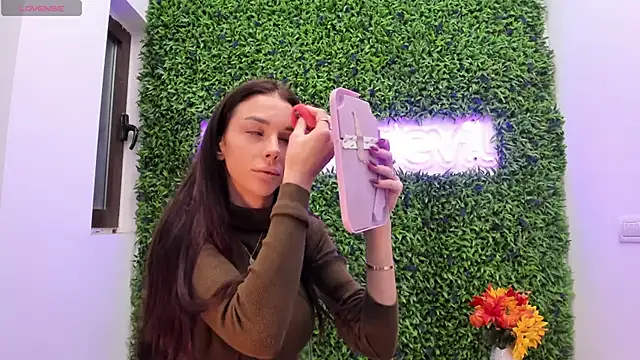 Snapshot of realhotfallingdevil chatting on November 13, 4:38 am realhotfallingdevil online show from November 13, 4:38 am