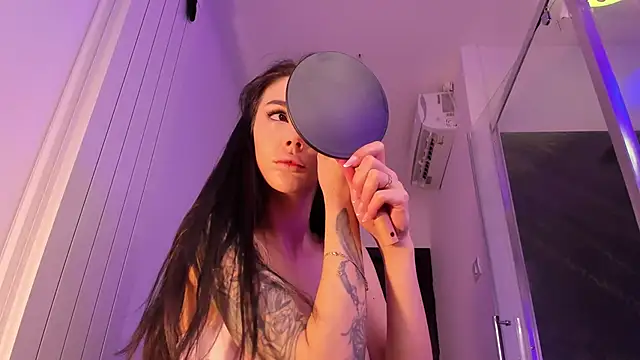 realhotfallingdevil online show from March 10, 4:49 am