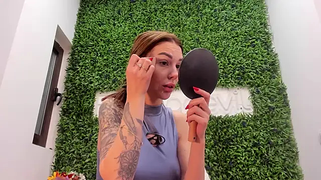 realhotfallingdevil online show from April 3, 5:03 am