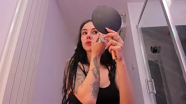 realhotfallingdevil online show from March 18, 5:54 am