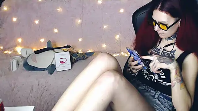 Snapshot of Ginger_Stay chatting on March 14, 6:32 am Ginger Stay online show from March 14, 6:32 am