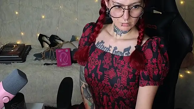Snapshot of Ginger_Stay chatting on September 24, 11:10 pm Ginger Stay online show from September 24, 11:10 pm