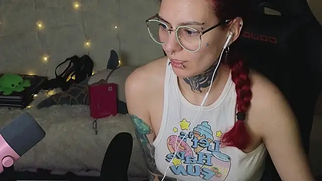 Ginger Stay online show from November 5, 9:18 pm