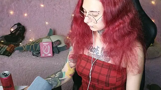 Snapshot of Ginger_Stay chatting on September 10, 10:42 pm Ginger Stay online show from September 10, 10:42 pm