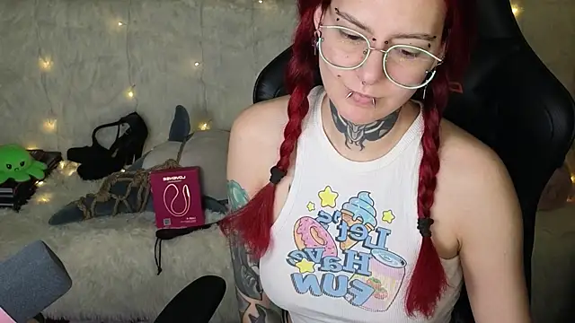 Ginger Stay online show from November 1, 5:25 am