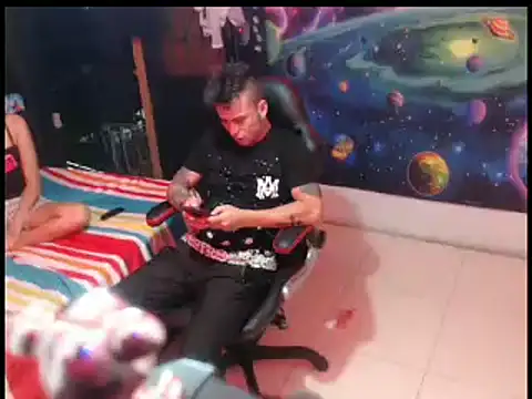 Snapshot of dounolimist777 chatting on December 15, 12:38 am dounolimist777 online show from December 15, 12:38 am