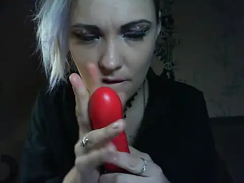 WildMissNiks online show from April 19, 10:05 am