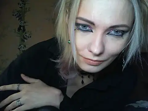 WildMissNiks online show from June 2, 6:46 am