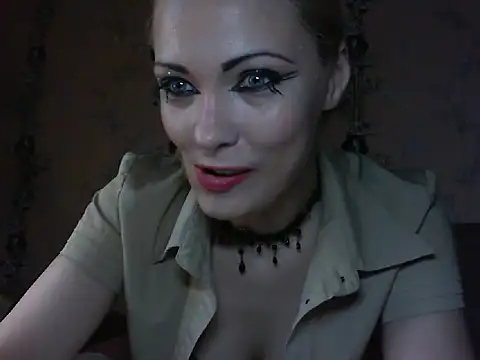 WildMissNiks online show from May 14, 7:16 am