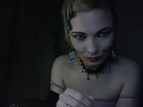 WildMissNiks online show from June 26, 7:47 am