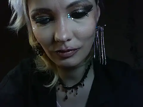 WildMissNiks online show from March 24, 6:57 am