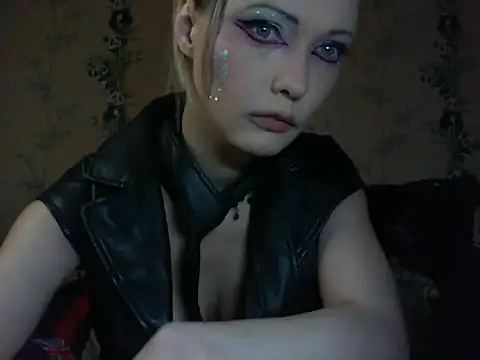 WildMissNiks online show from March 11, 8:19 am