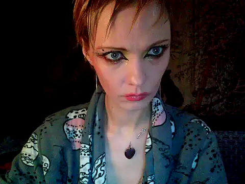 WildMissNiks online show from January 18, 1:40 pm