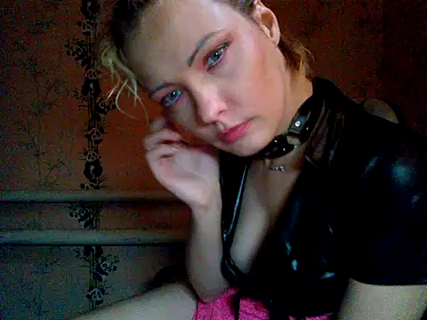 WildMissNiks online show from October 24, 9:08 am