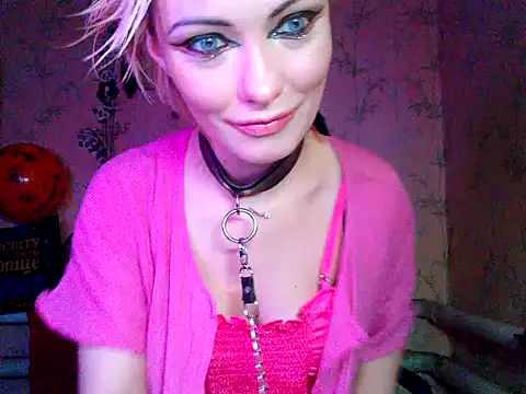 WildMissNiks online show from November 1, 9:36 am