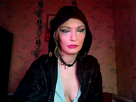 WildMissNiks online show from November 28, 9:20 am