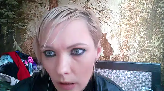 WildMissNiks online show from March 2, 10:37 am