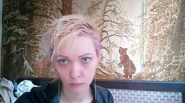 WildMissNiks online show from March 16, 8:32 am