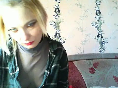 WildMissNiks online show from May 5, 6:49 am