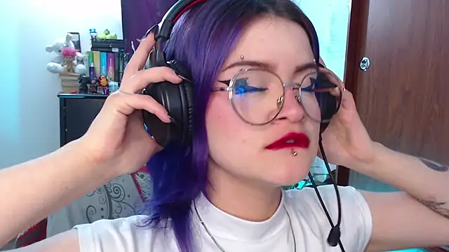 Snapshot of Raventh_ chatting on October 22, 11:42 am Raventh online show from October 22, 11:42 am