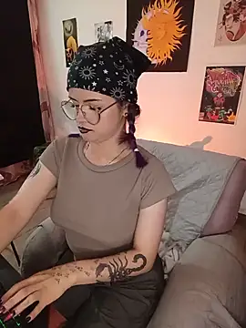 Snapshot of Raventh_ chatting on July 16, 2:41 am Raventh online show from July 16, 2:41 am
