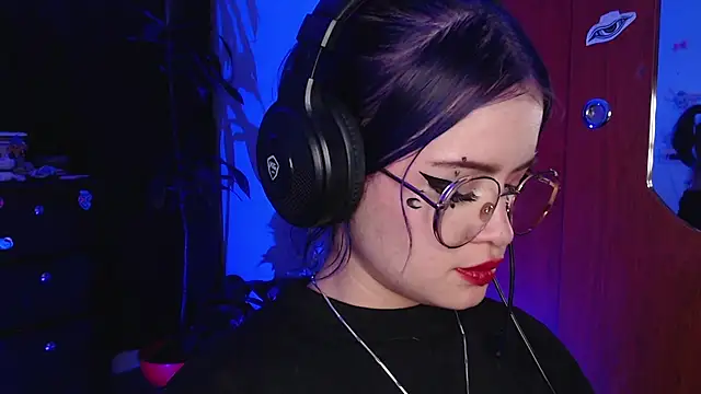 Snapshot of Raventh_ chatting on November 12, 11:41 pm Raventh online show from November 12, 11:41 pm