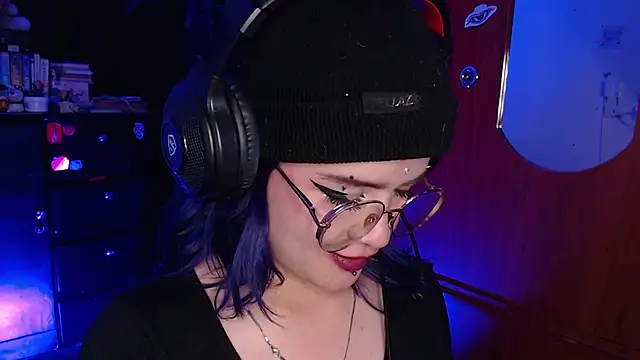 Snapshot of Raventh_ chatting on November 27, 9:37 pm Raventh online show from November 27, 9:37 pm