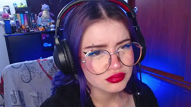 Snapshot of Raventh_ chatting on October 21, 1:54 pm Raventh online show from October 21, 1:54 pm