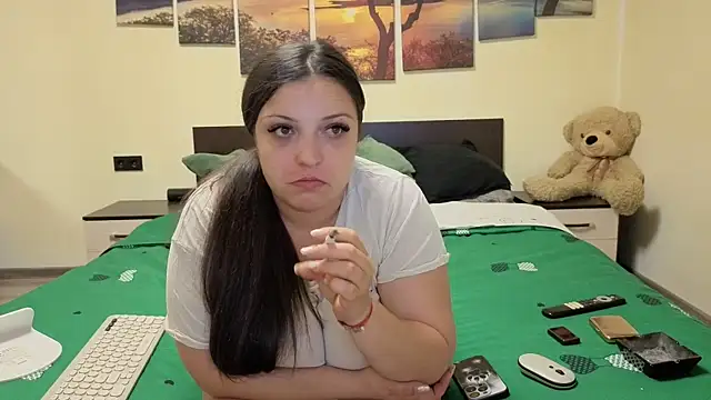 adelline online show from April 3, 8:26 pm