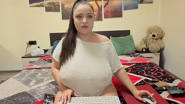 adelline online show from February 9, 9:35 pm