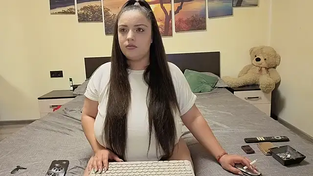 adelline online show from March 29, 8:43 pm