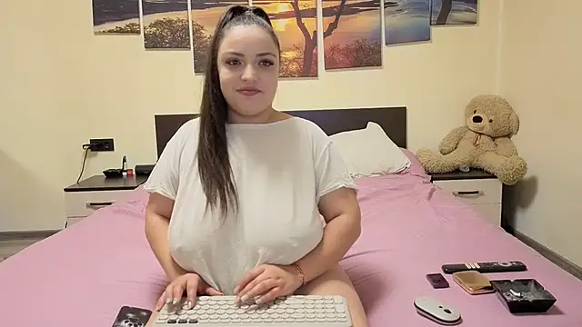 adelline online show from March 6, 9:43 pm