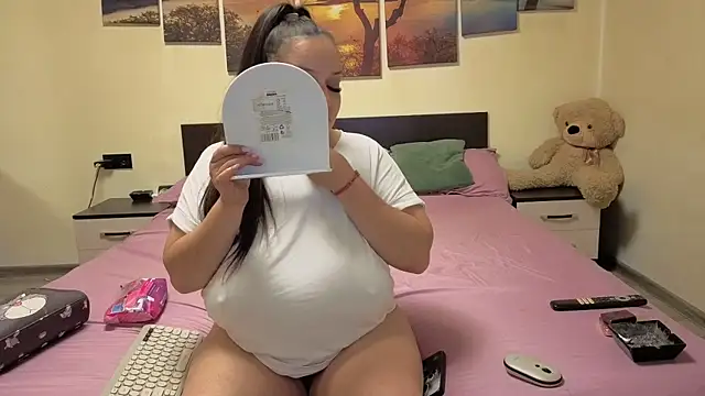 adelline online show from April 10, 8:16 pm