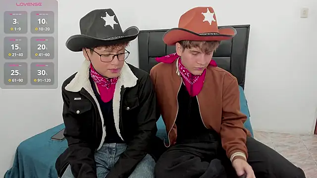 javieryalejandro online show from October 31, 9:32 pm