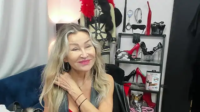 crystaLUX online show from November 12, 5:22 am