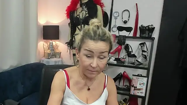 crystaLUX online show from February 27, 5:18 am