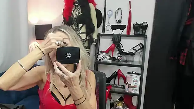 crystaLUX online show from December 16, 5:33 am