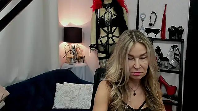crystaLUX online show from February 3, 5:51 am