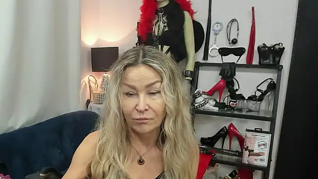 crystaLUX online show from December 19, 5:10 am