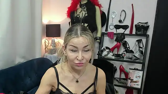 crystaLUX online show from April 10, 5:03 am