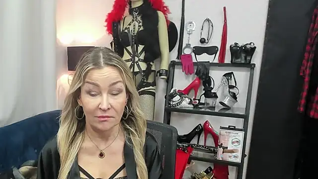 crystaLUX online show from February 3, 6:33 am