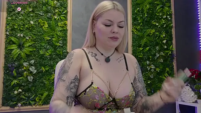 Raven Luna online show from March 23, 5:18 am