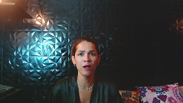 PINK  LOLA1 online show from December 4, 1:15 am