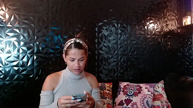 PINK  LOLA1 online show from May 1, 11:32 pm