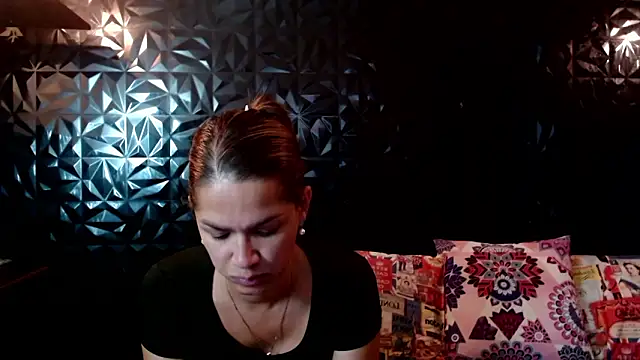 PINK  LOLA1 online show from March 29, 1:24 pm