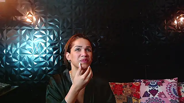 PINK  LOLA1 online show from December 3, 12:33 am