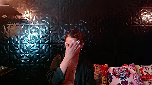 PINK  LOLA1 online show from March 28, 8:10 pm