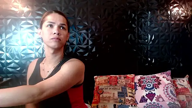 PINK  LOLA1 online show from March 13, 5:40 pm